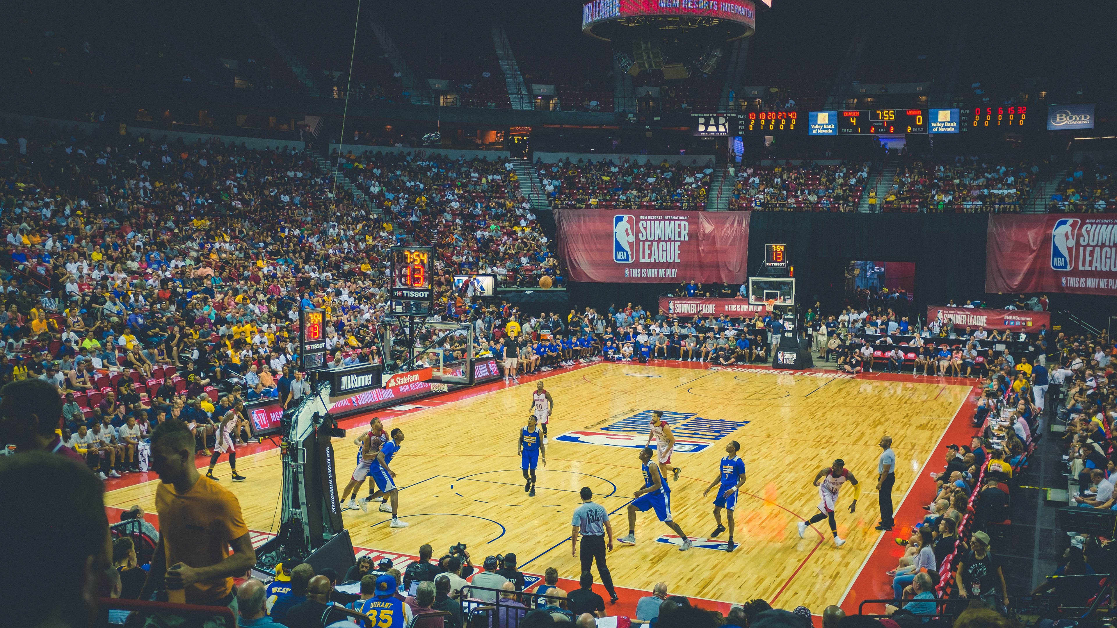 铁卫双响炮，塞维利亚暴风雨之夜掀翻尼斯